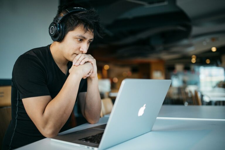 Distance Learning Tips for Parents to Make Homeschool Easier