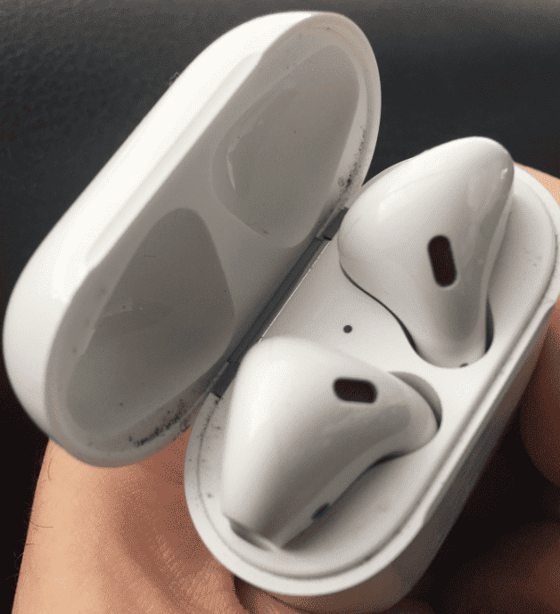 Airpods in Case