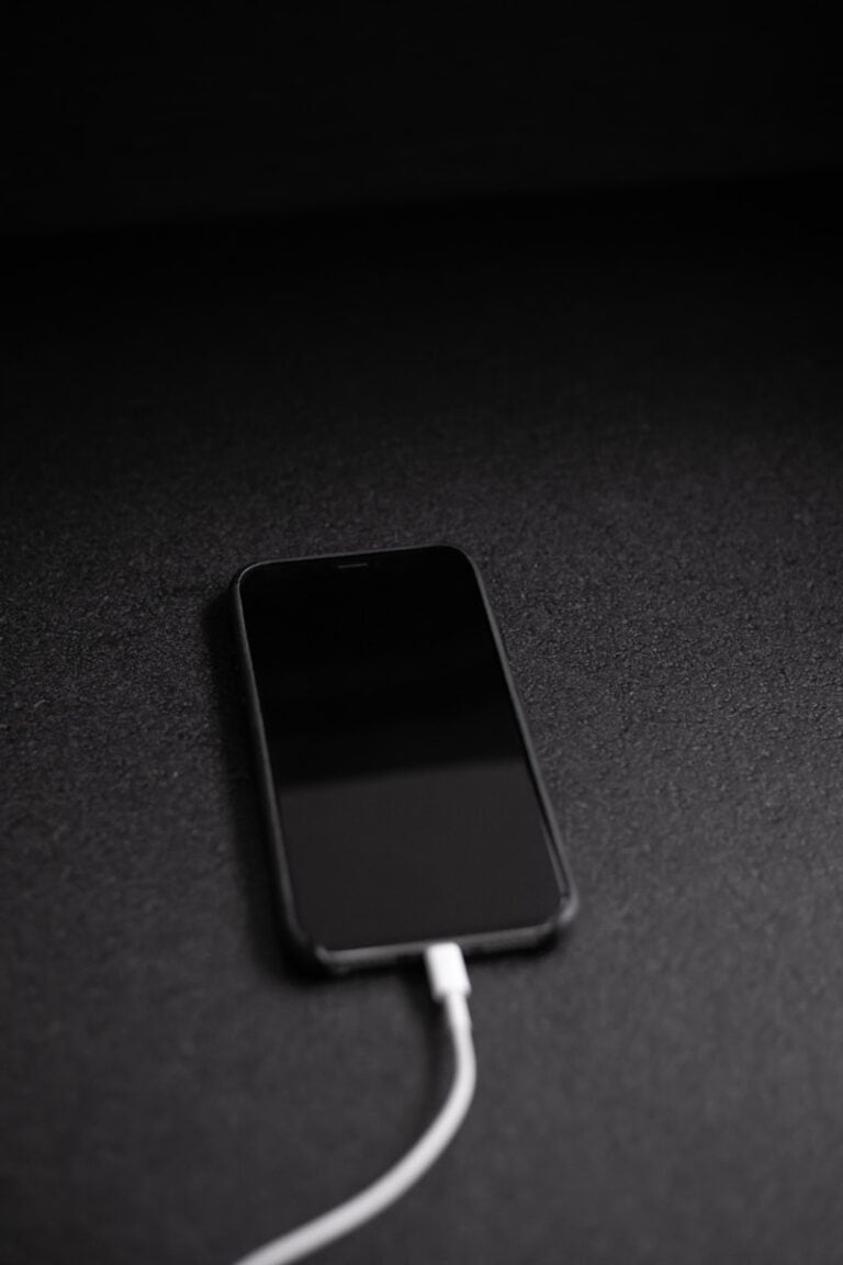 Can You Tell If an iPhone Is Charging When Off?