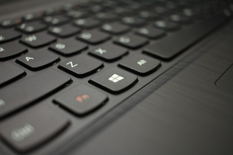 What Does the Windows Logo Key On My Keyboard Do