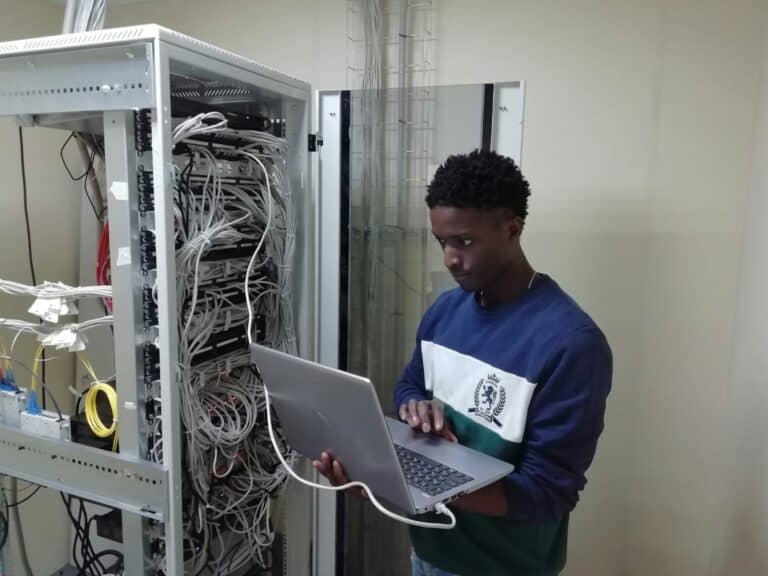 What Does a Network Engineer Do: Key Responsibilities and Skills