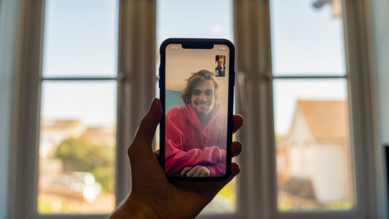 Can You Record a FaceTime Call: Legal and Technical Considerations